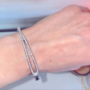 SWAROVSKI CLASP BANGEL SILVER